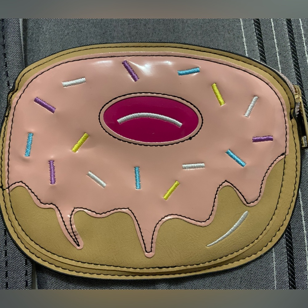 FREE w/$45 purchase || donut makeup bag